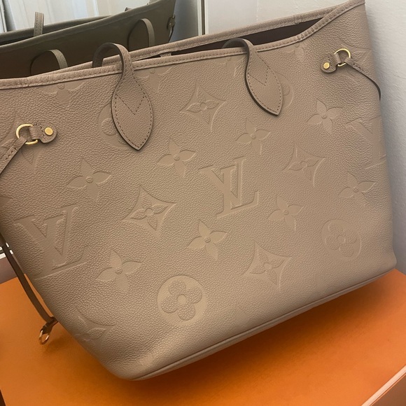 Louis Vuitton Neverfull Empreinte - Picture 13 of 16